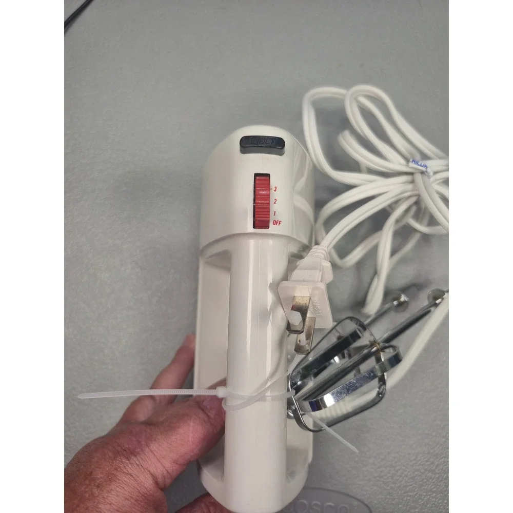 Hamilton Beach White 3 Speed Hand Mixer with Chrome Beaters 8700 Type M24